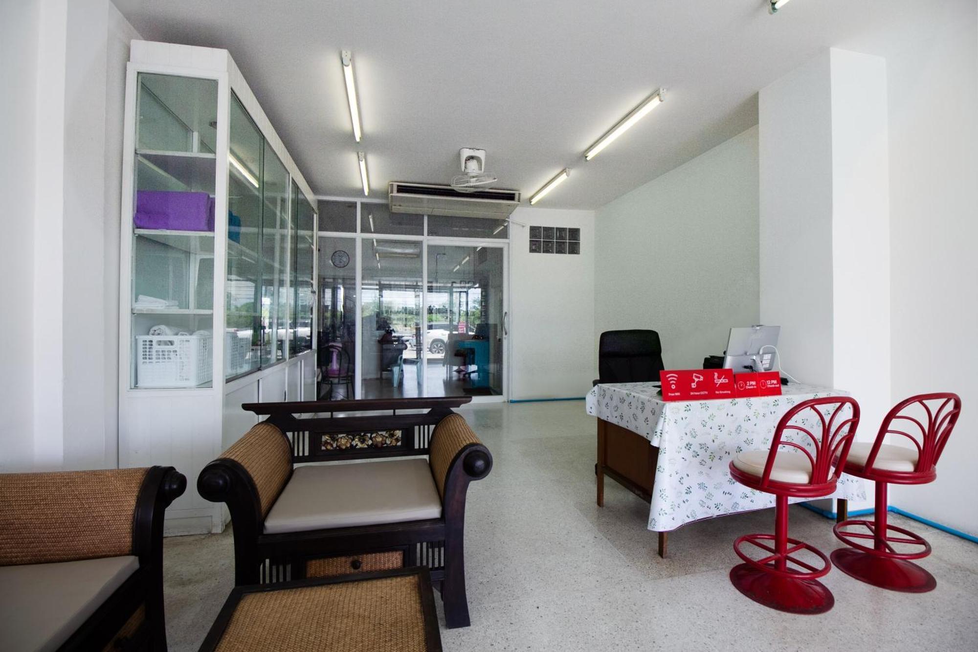 OYO 908 Sabai Place HHQ Exterior foto