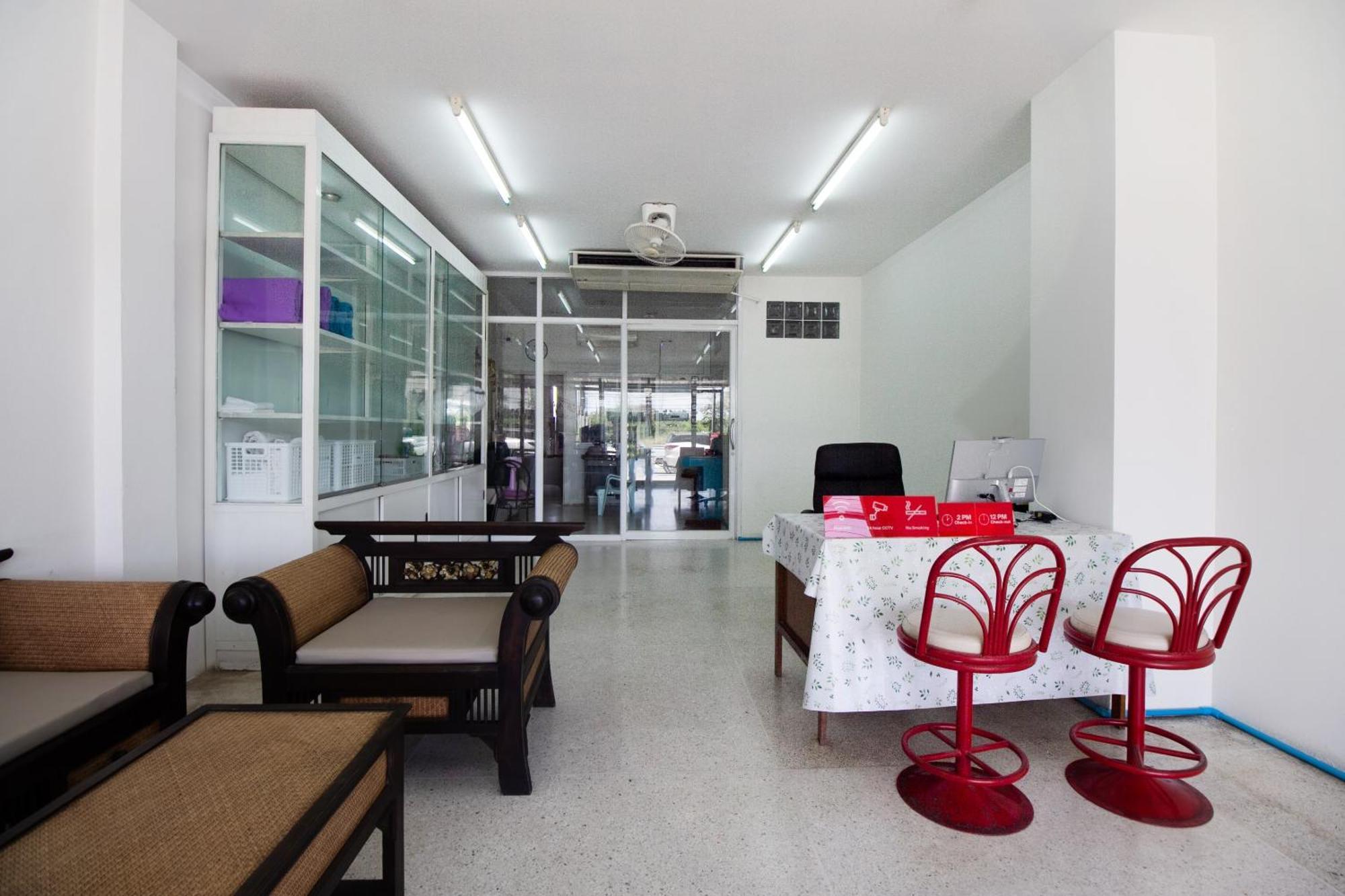 OYO 908 Sabai Place HHQ Exterior foto